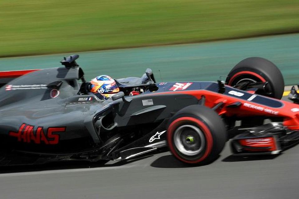 Romain Grosjean á Haas í Melbourne í morgun.