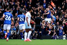 Liam Delap fagnar öðru marka sinn fyrir Ipswich gegn Aston Villa í dag.