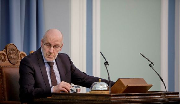 Ræða vantrauststillögu í dag