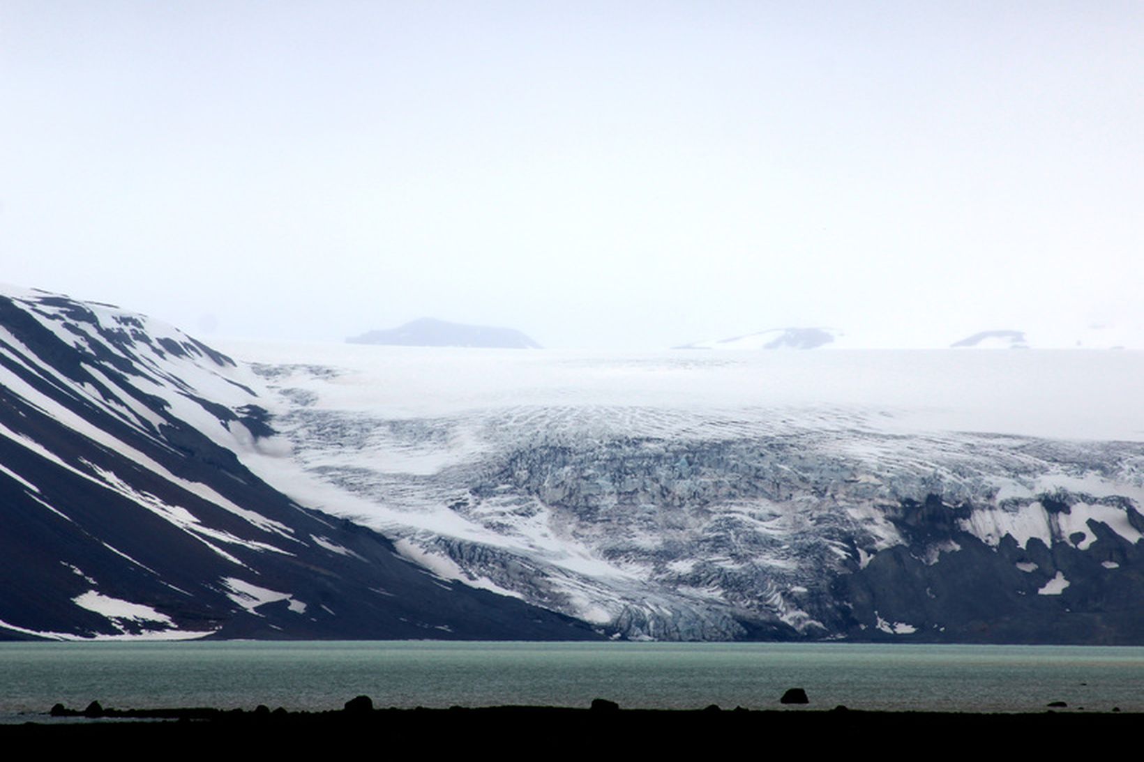 Slysið átt sér stað við Kjalveg, við Hvítárvatn.