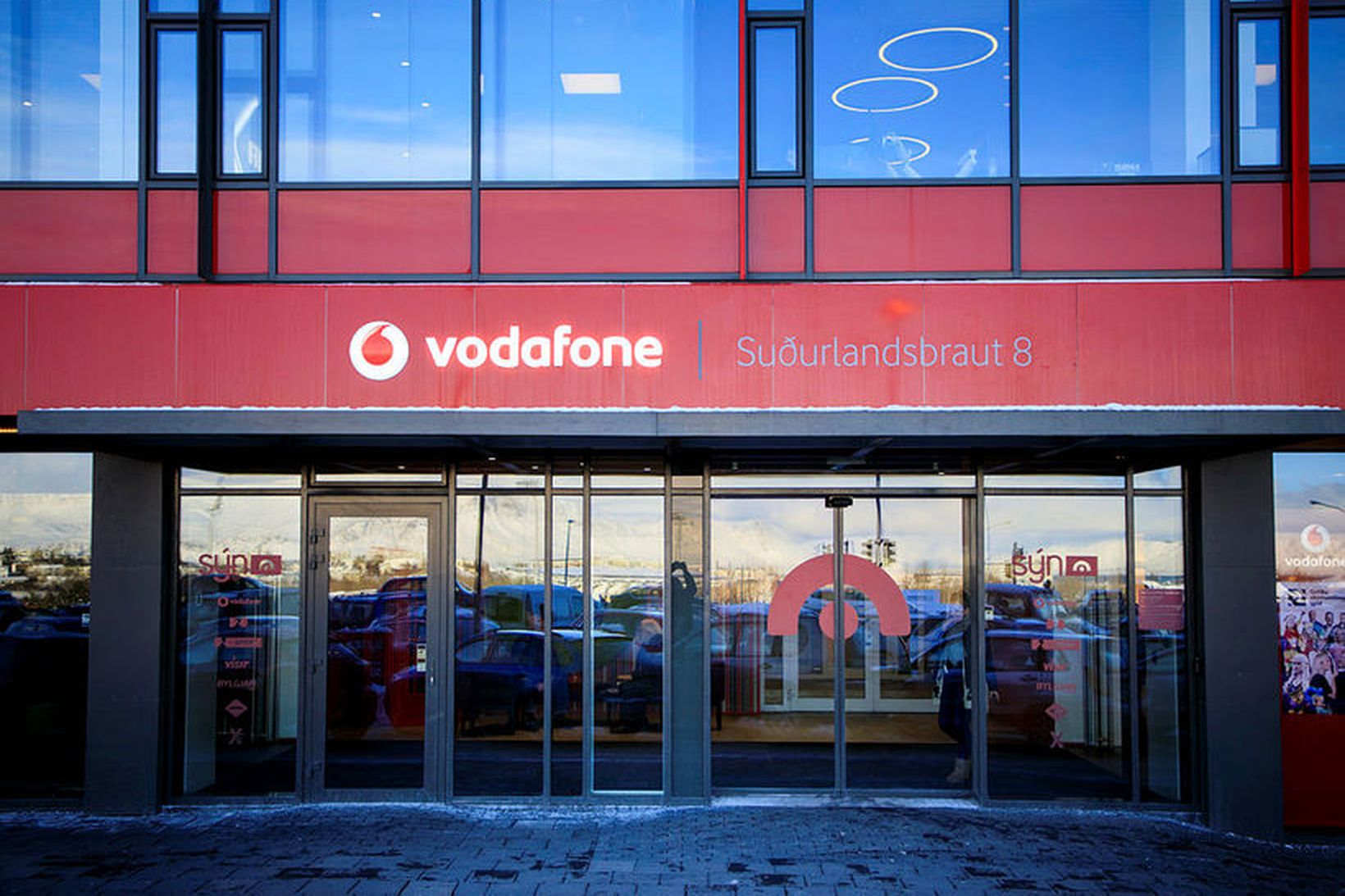 Höfuðstöðvar Vodafone og Sýnar.