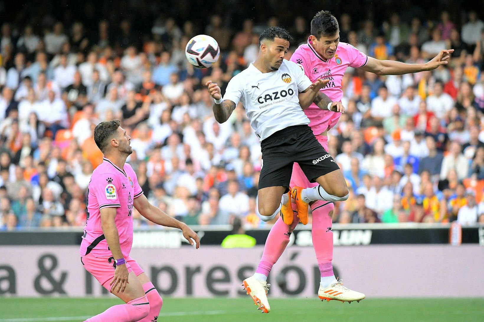 Justin Kluivert í leik með Valencia í síðasta mánuði.