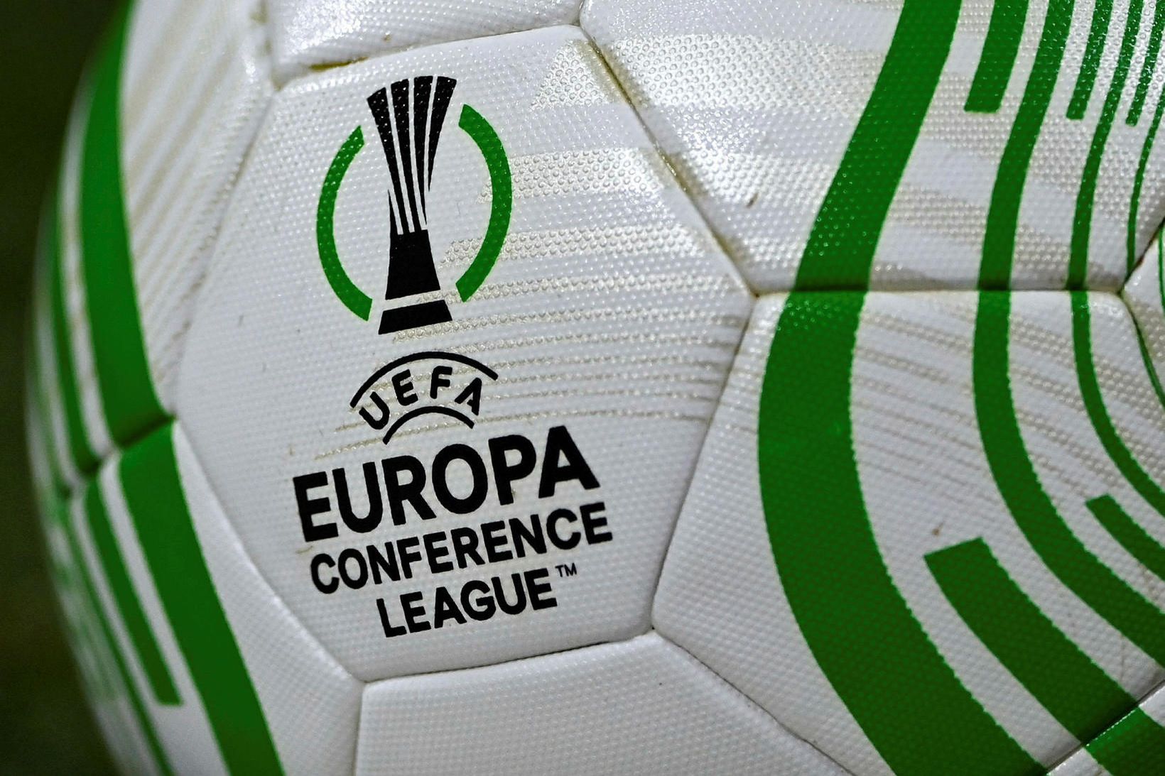 Úrslitaleikur Sambandsdeildar UEFA fer fram í kvöld.