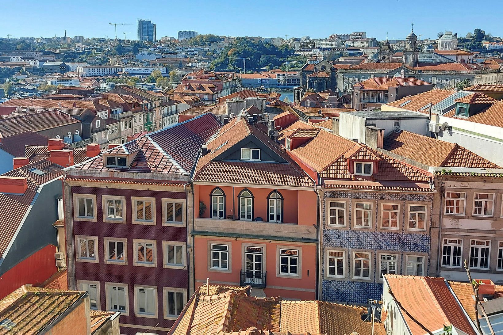 Í borginni Porto í Portúgal má finna eina fallegustu bókabúð …