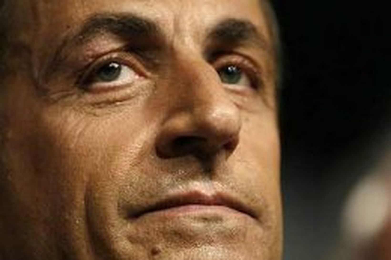 Sarkozy virðist hafa fengið flest atkvæði, eða slétt 30%