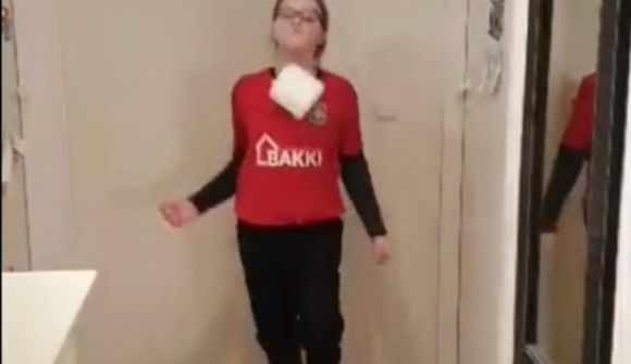 Iðkendur Aftureldingar standa saman (myndskeið)