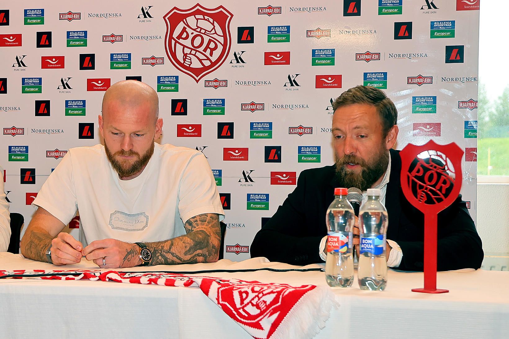 Aron Einar Gunnarsson og Sigurður Heiðar Höskuldsson þjálfari Þórs á …
