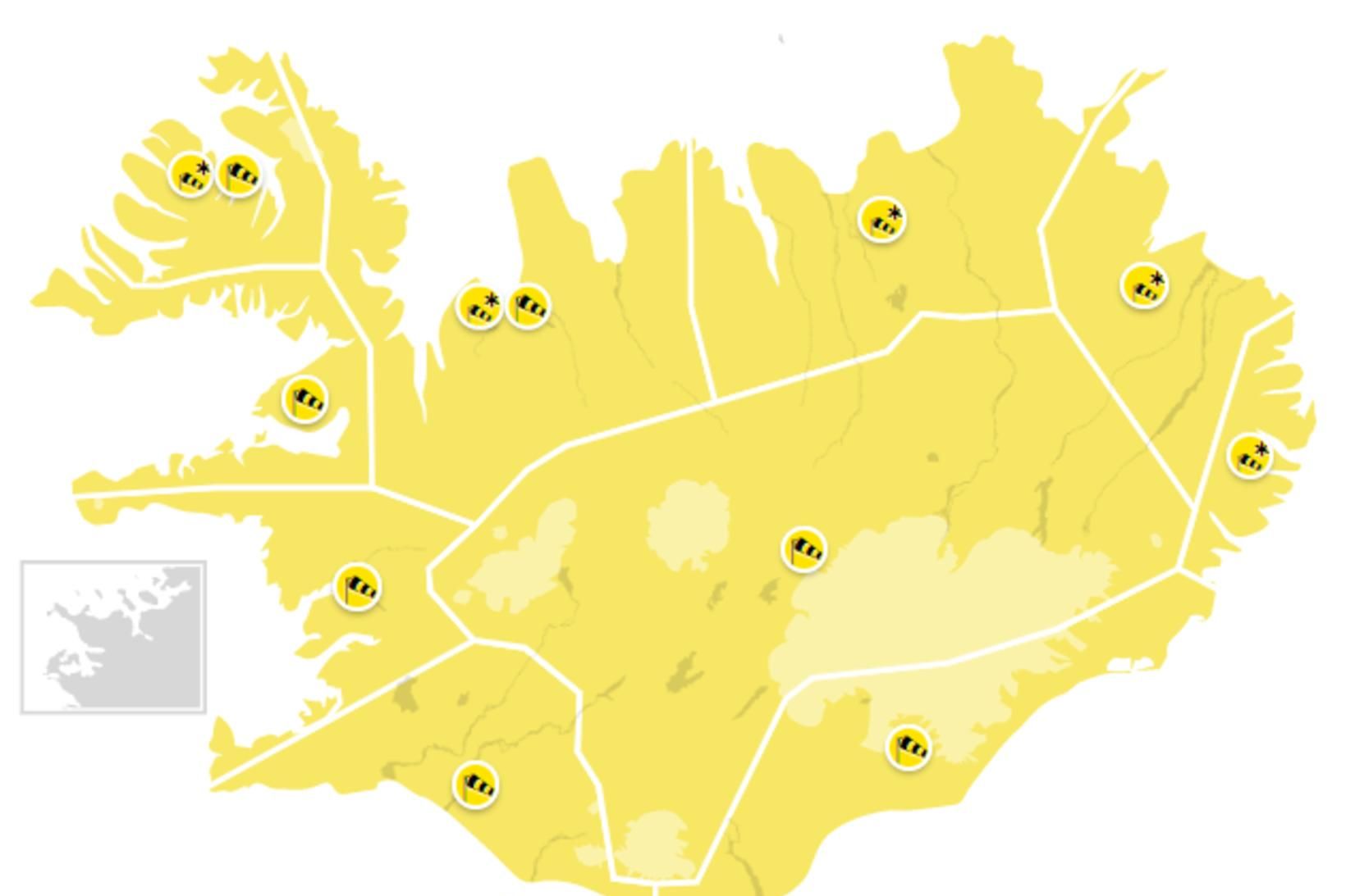 Gul viðvörun er í gildi vegna veðurs víða um landið, …