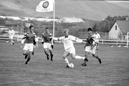 Eiður Smári Guðjohnsen var fastamaður í liði Vals árið 1994, þá 15 ára gamall, en …