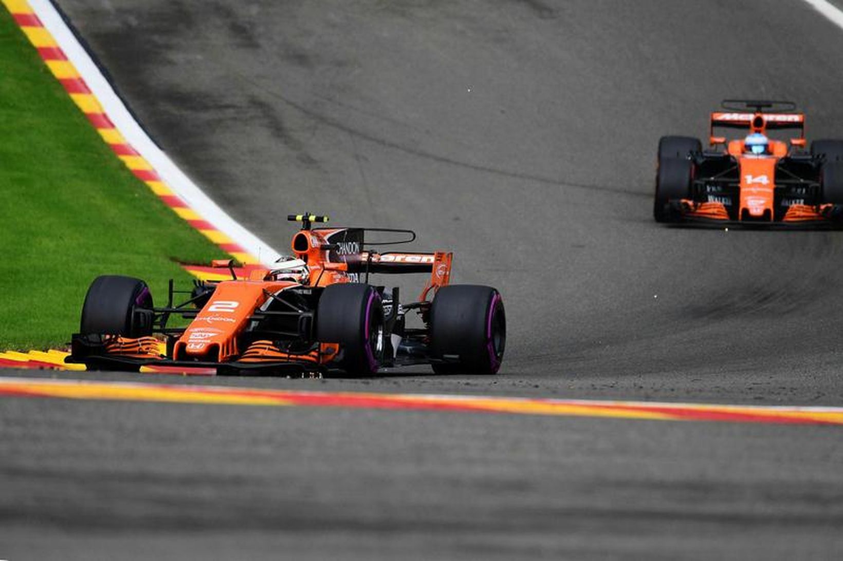 Stoffel Vandoorne og Fernando Alonso hjá McLaren á ferð í …