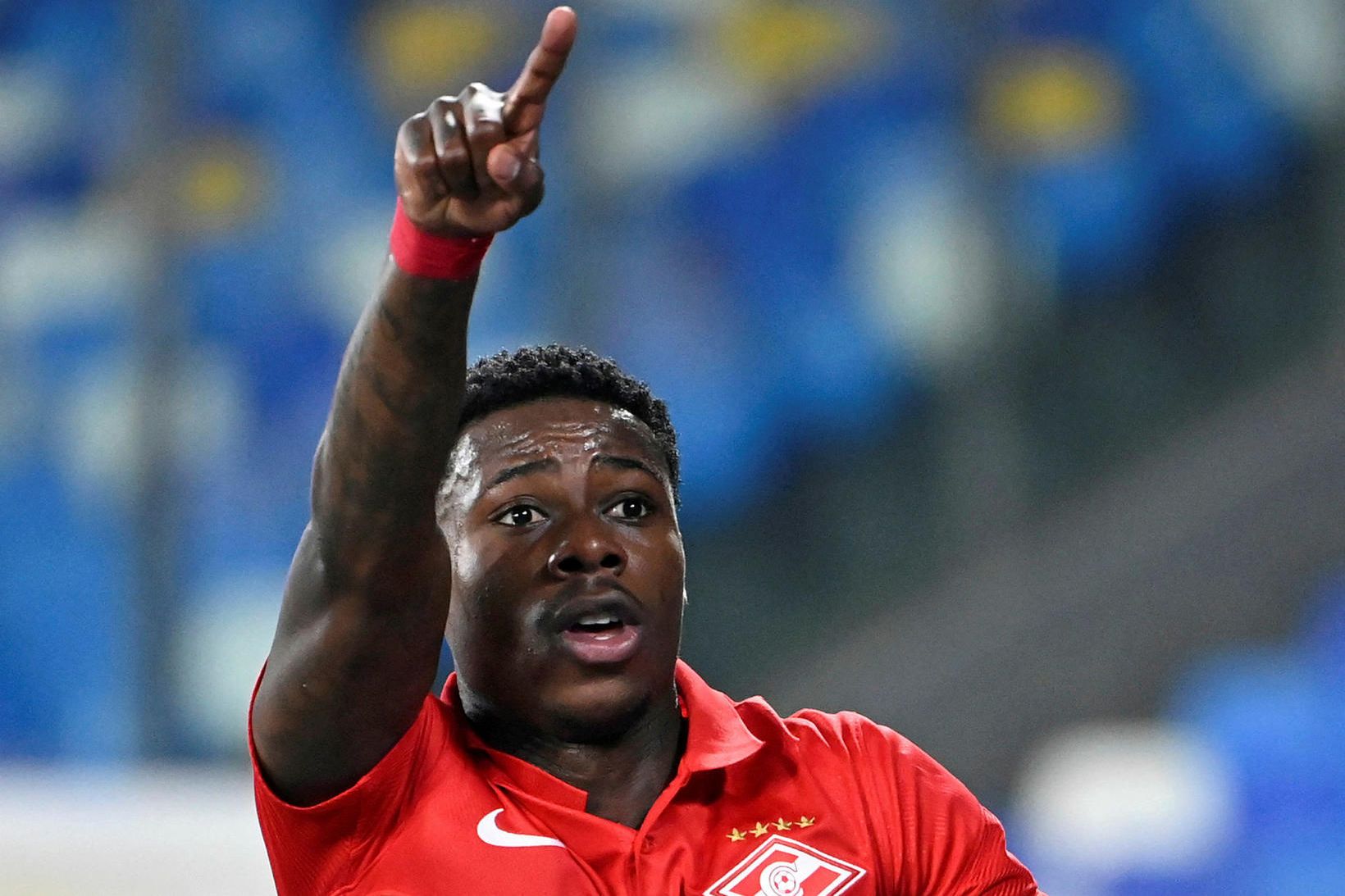 Quincy Promes fagnar marki í leik með Spartak Moskvu.