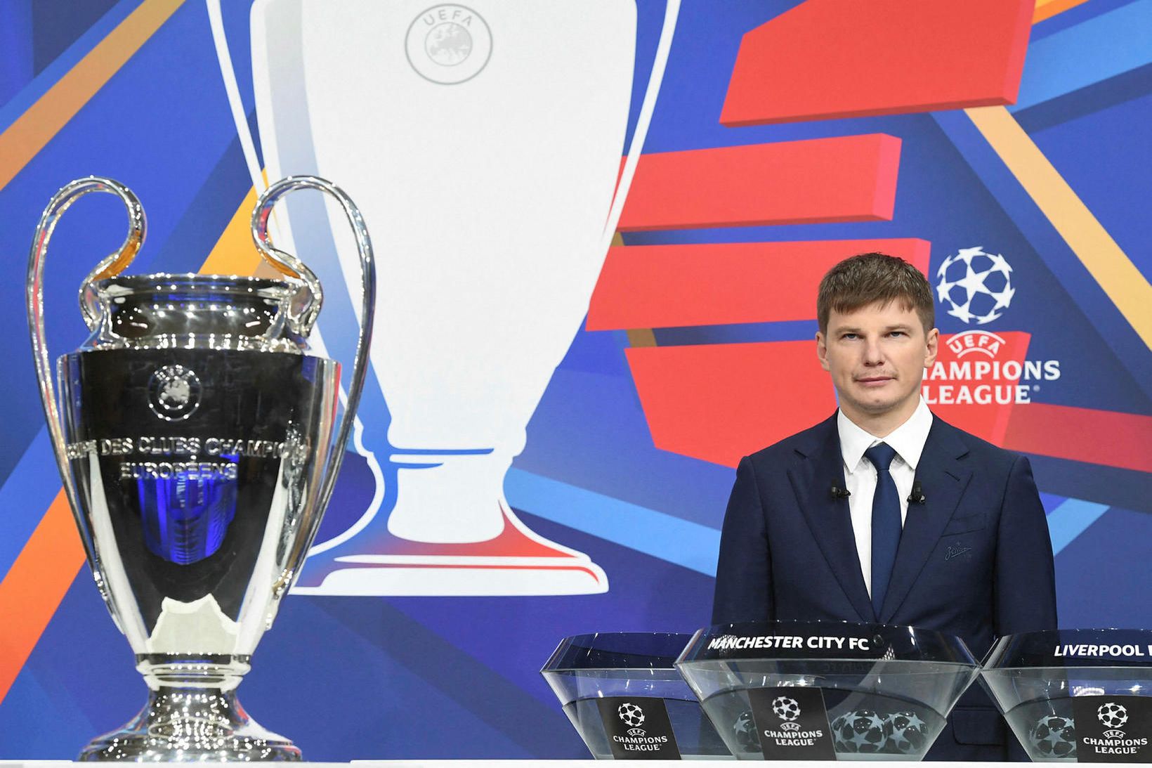 Andrei Arshavin, fyrrverandi leikmaður Arsenal og Zenit Pétursborg, var aðstoðarmaður …