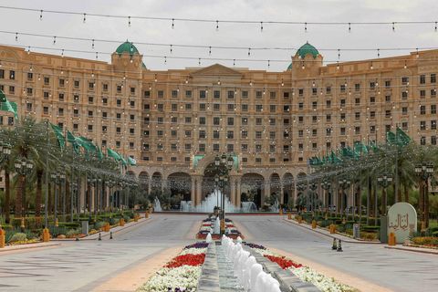 Viðræðurnar fara fram á Ritz-Carlton-hótelinu í Riyadh.