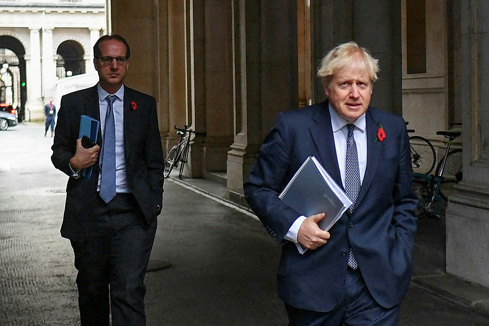 Boris Johnson (til hægri) ásamt ritara sínum Martin Reynolds.