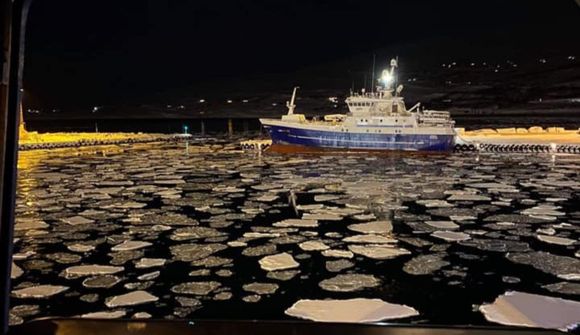 Vetrarstemning um borð í Tý á Norðurlandi