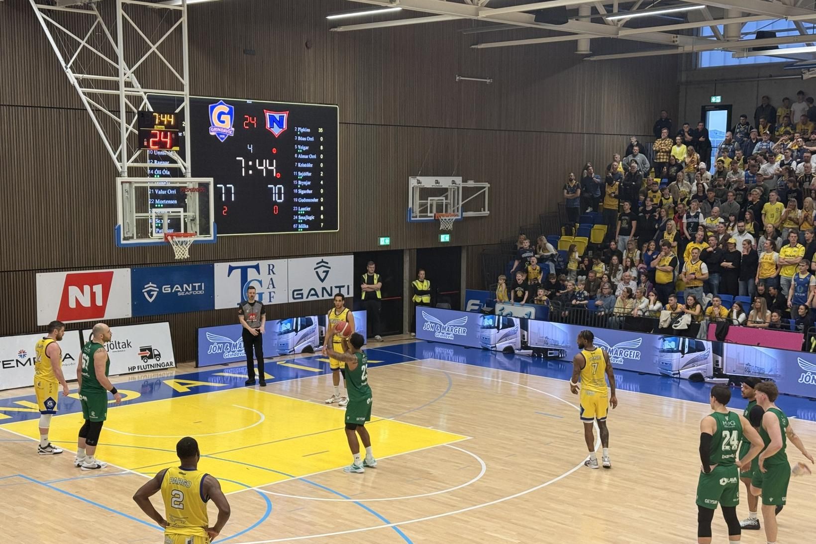 Einum sigri frá undanúrslitum