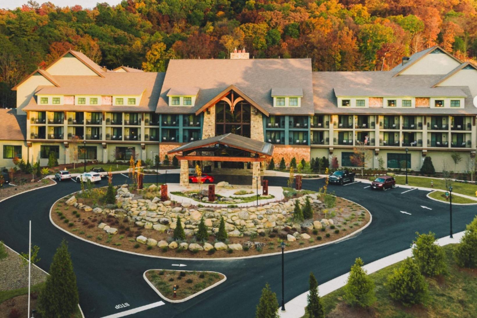 Dollywood Heartsong Lodge & Resort er feikistórt hótel í Tennessee-fjöllum.