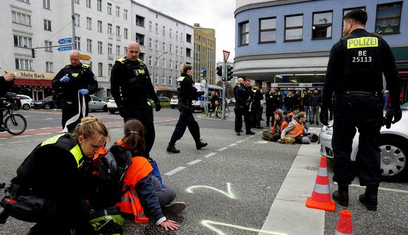 Þýska lögreglan handtók hóp aðgerðasinna
