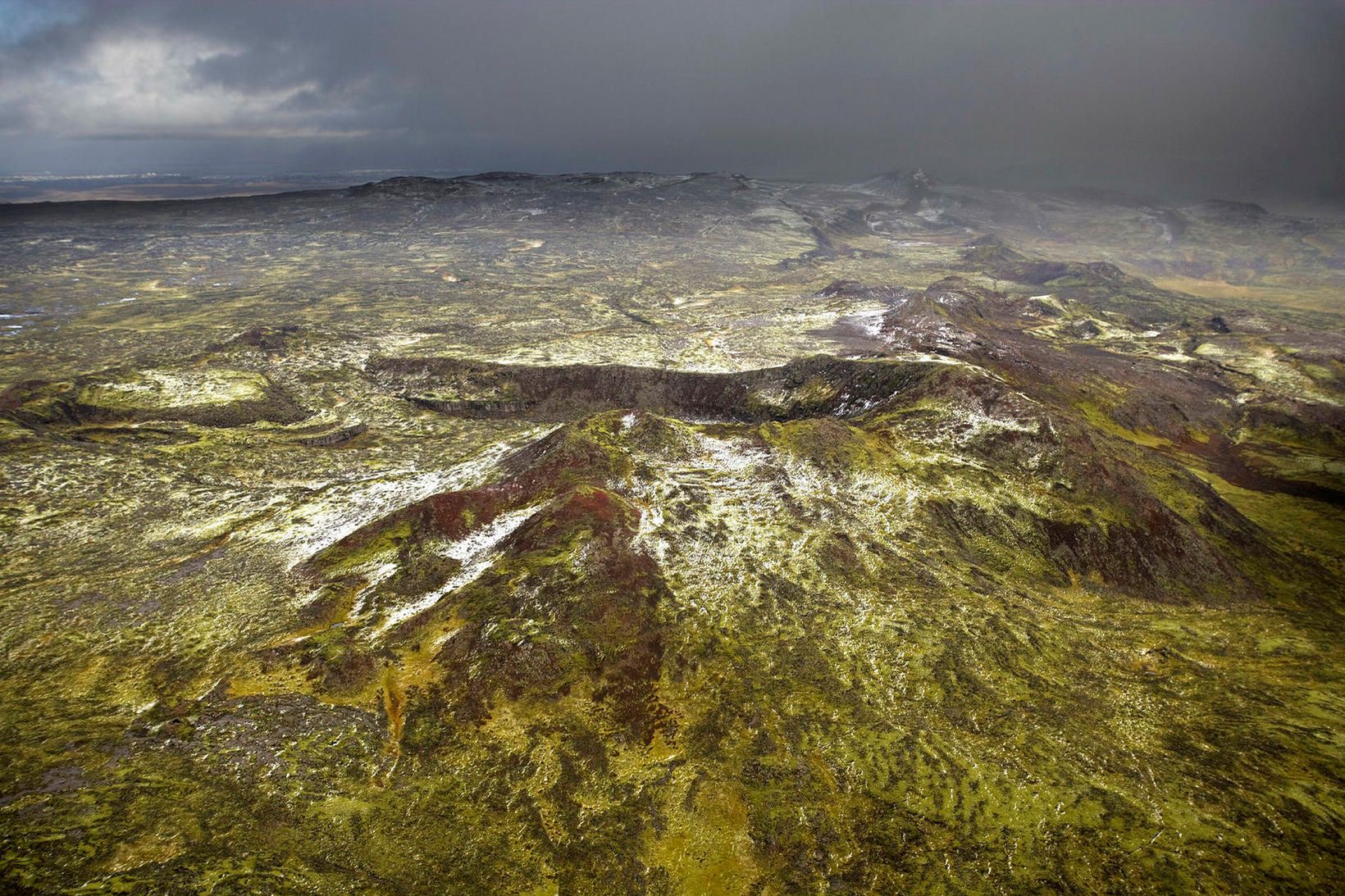 Brennisteinsnám var stundað á svæðinu í nokkur ár milli 1876 …