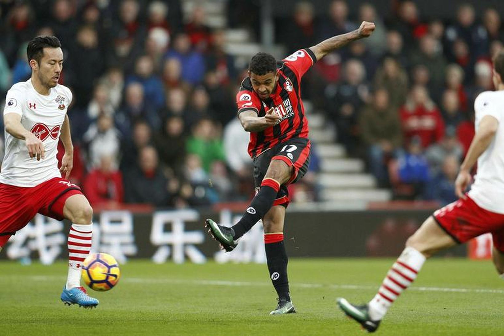 Norski framherjinn Joshua King í leik með Bournemouth.