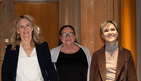 Nýrri ríkisstjórn er spáð fyrir jól