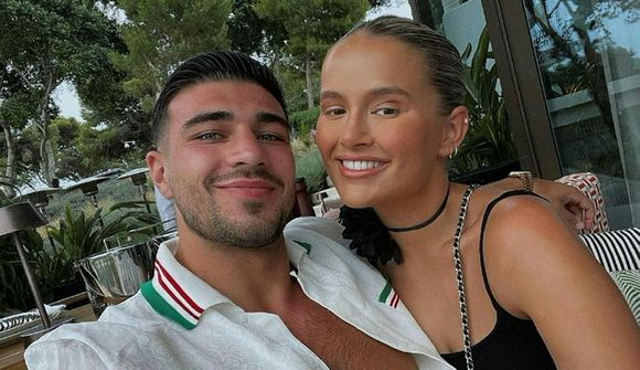 Tommy Fury og Molly-Mae Hague eru hætt saman