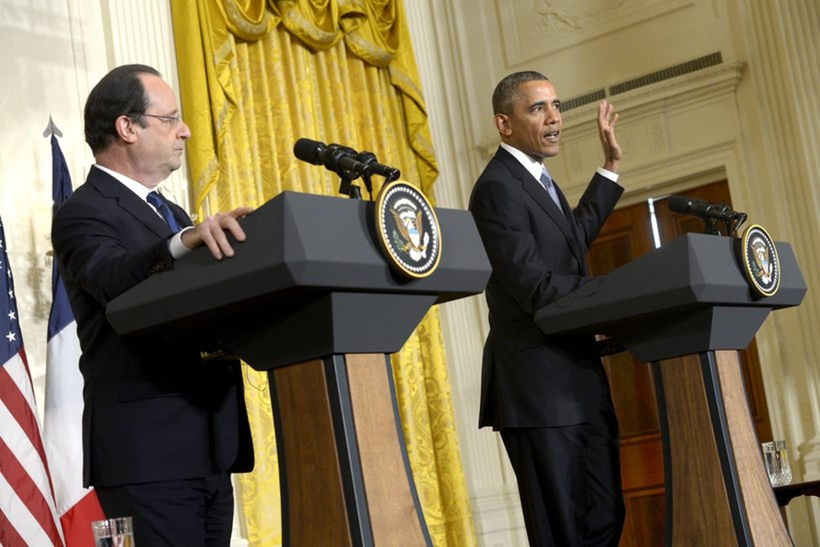 Barack Obama, forseti Bandaríkjanna og Francois Hollande Frakklandsforseti á blaðamannafundi …