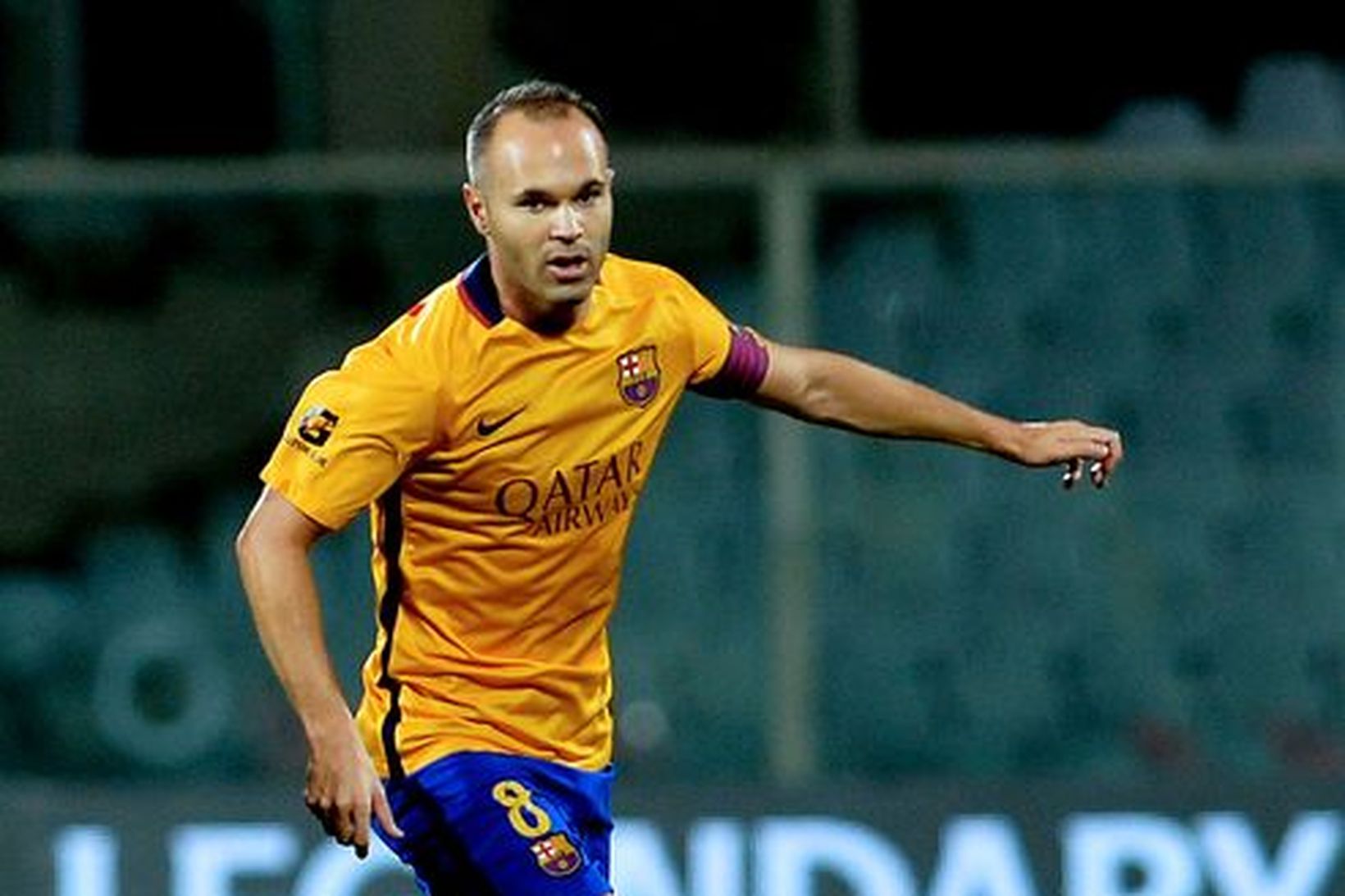 Iniesta með fyrirliðabandið í æfingaleik gegn Fiorentina á dögunum.