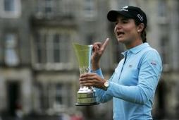 Lorena Ochoa fagnar sigrinum á St. Andrews.