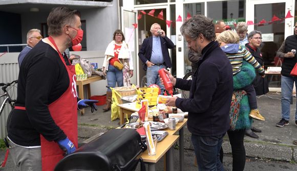 Dagur B. fékk sér pylsu og Helga Vala var í stuði