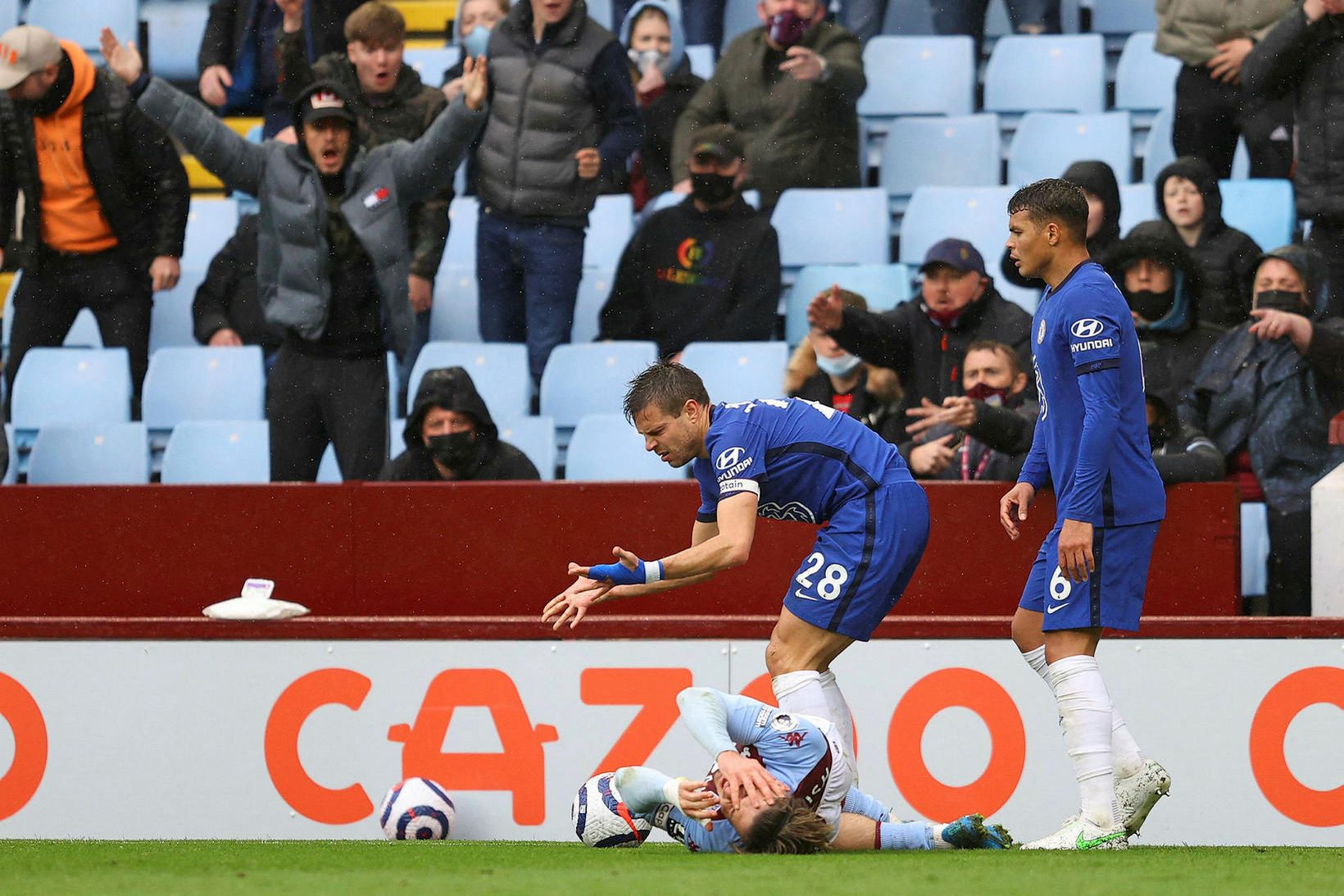 César Azpilicueta fekk beint rautt spjald um helgina.