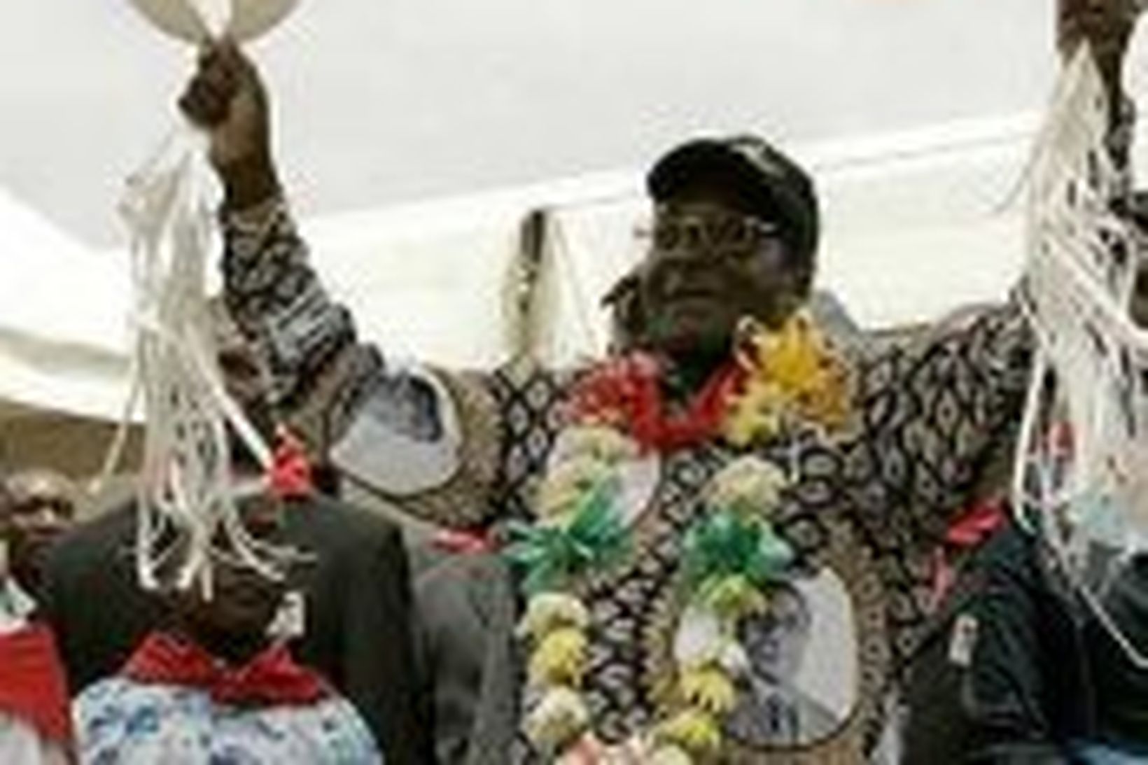 Robert Mugabe forseti Zimbabwe varð 83. ára í síðasta mánuði.