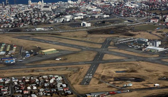 Píratar vilja innanlandsflug úr Vatnsmýri