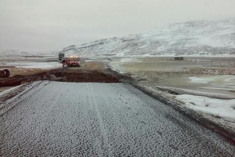 Fortunately the coach didn't end up in the ditch on the road last night which filled up with water. Roads in the west fjords have been difficult due to snow melt this weekend.