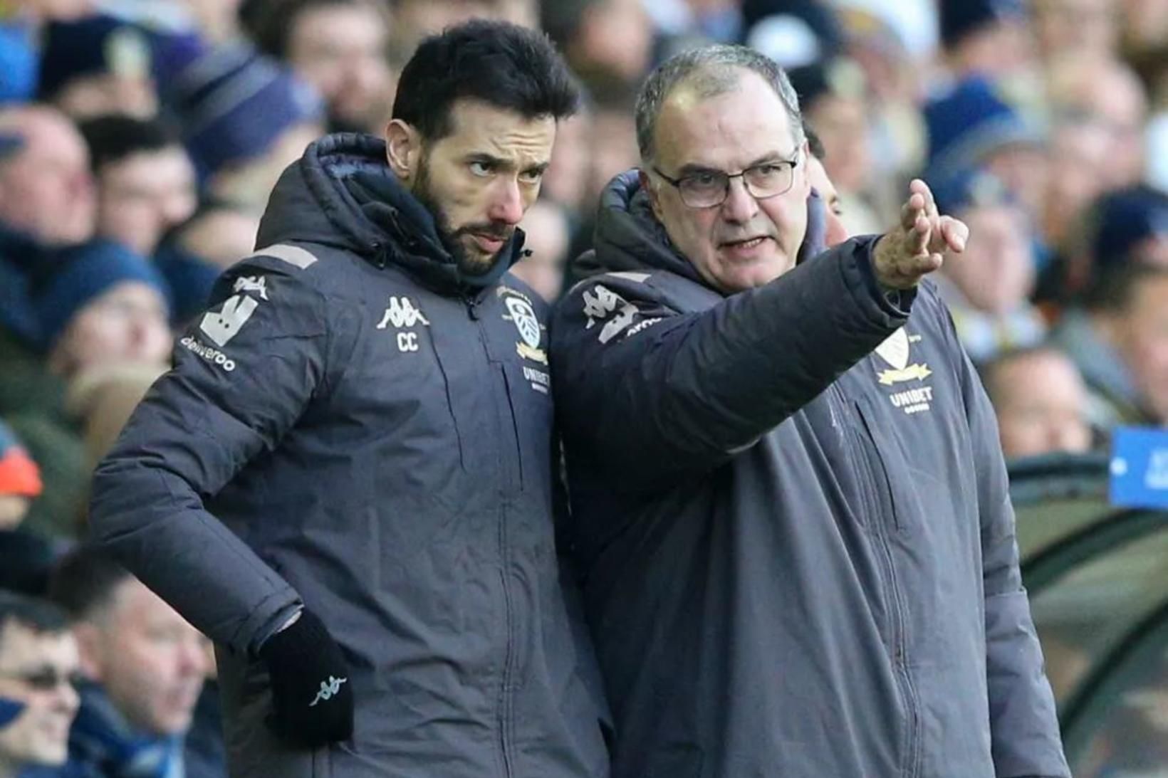 Carlos Corberán er hann var aðstoðarþjálfari Marcelo Bielsa hjá Leeds …