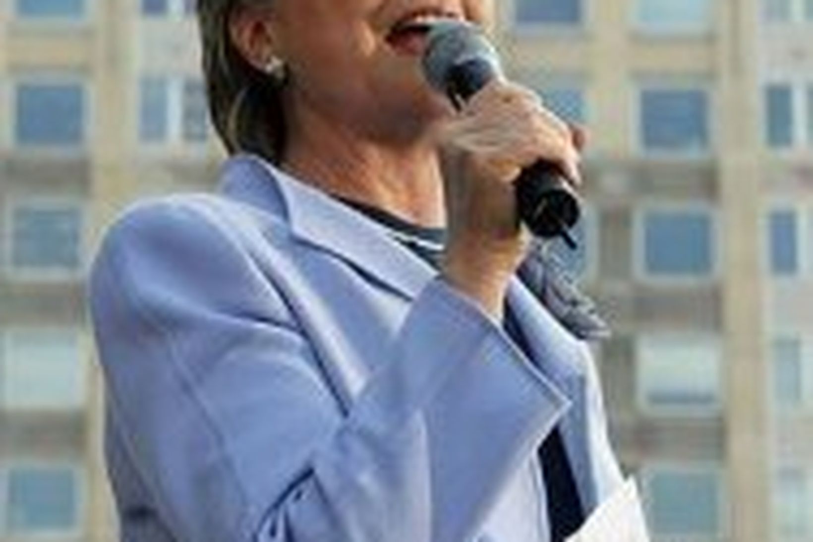 Hillary Clinton er andvíg fríverslunarsamningi á mili Bandaríkjanna og Suður-Kóreu …