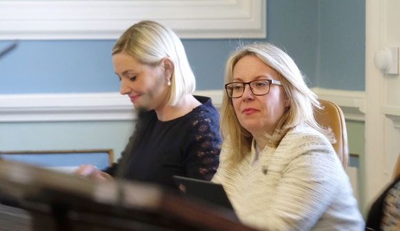 Vísar ummælunum til föðurhúsanna
