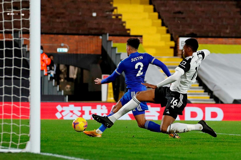 James Justin tvöfaldar forystu Leicester City.