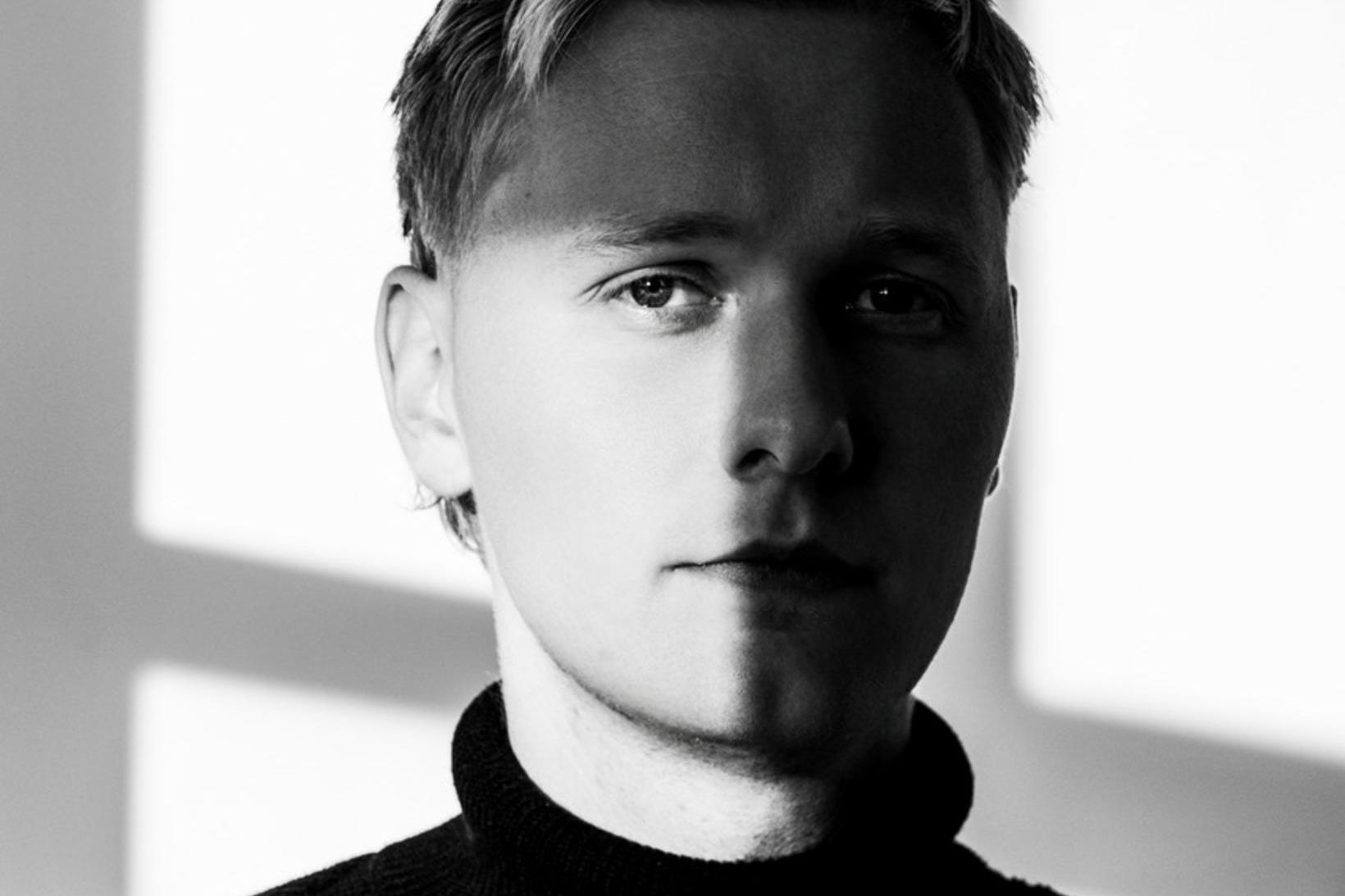 Emil fagnar sinni fyrstu skífu