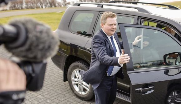 Inga Sæland sat í aftursætinu