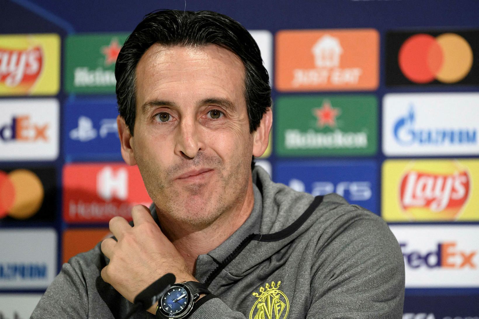 Unai Emery verður um kyrrt hjá Villarreal.