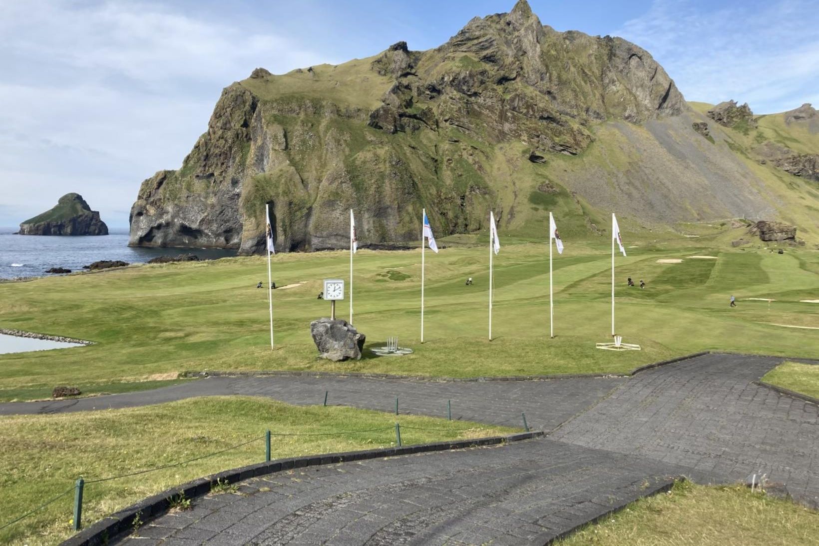 Keppni hefur verið frestað á lokadegi Íslandsmótsins í golfi 2022 …
