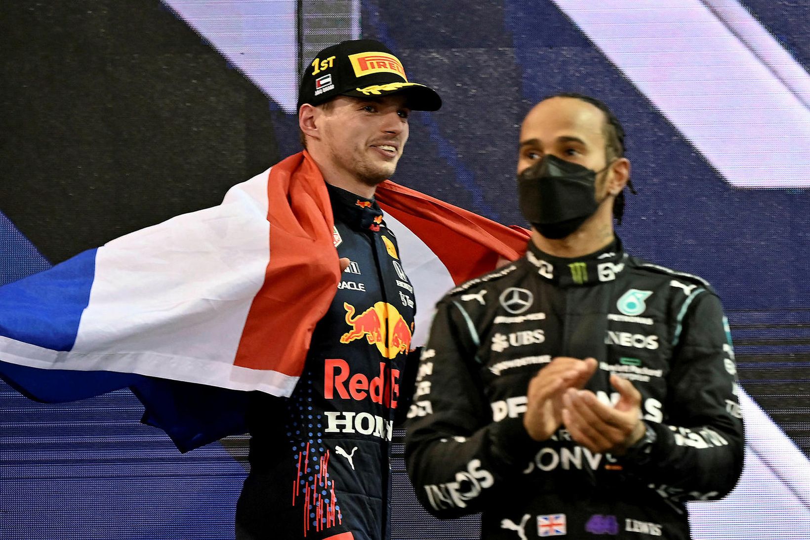 Max Verstappen og Lewis Hamilton eftir kappaksturinn í Abú Dabí …