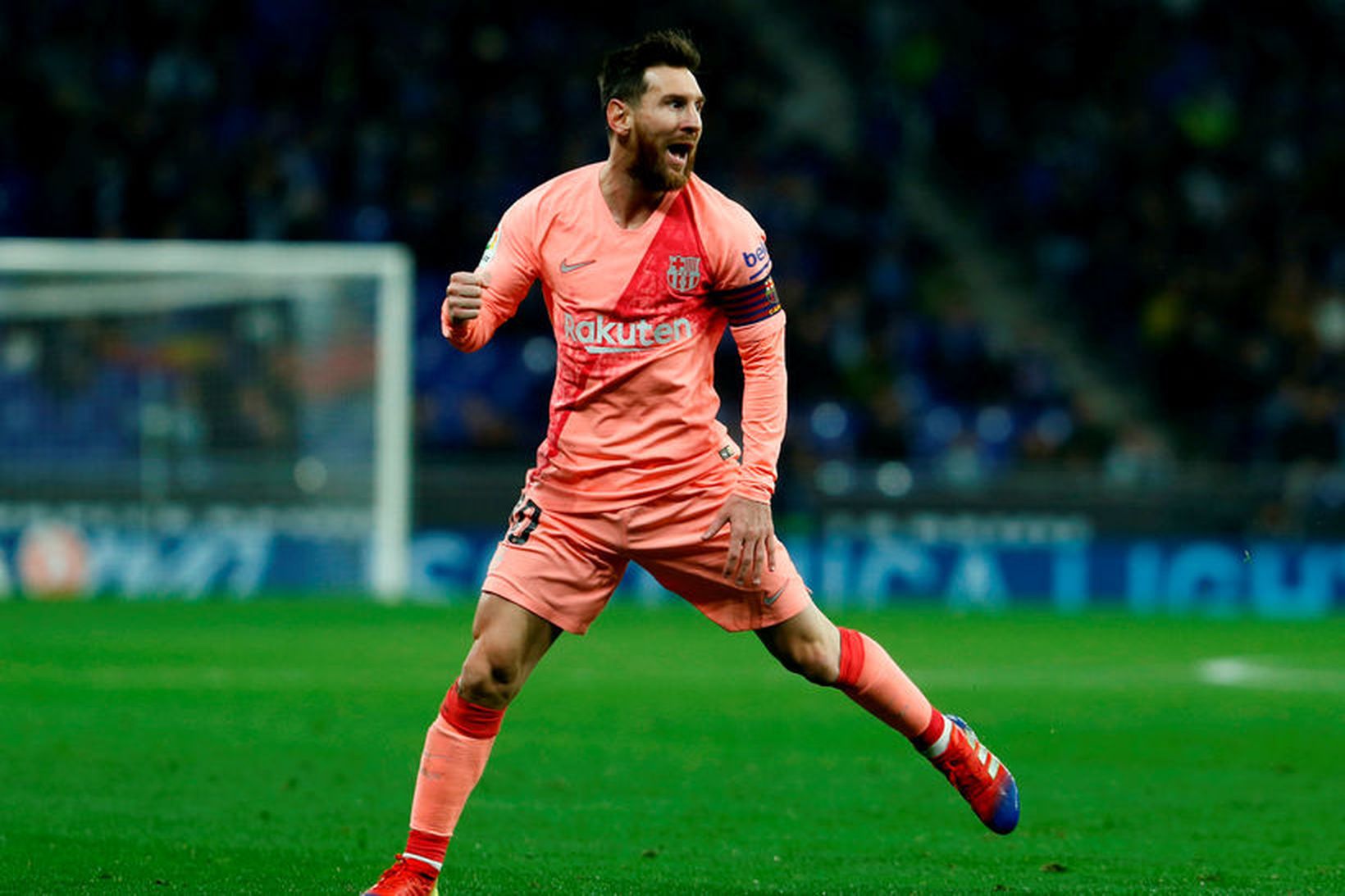 Lionel Messi hefur leik á bekknum hjá Barcelona í kvöld.