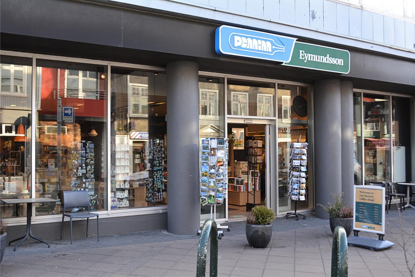 Verslun Pennans Eymundsson við Laugaveg.