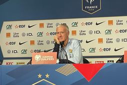 Didier Deschamps á fréttamannafundi á Parc des Princes í dag.