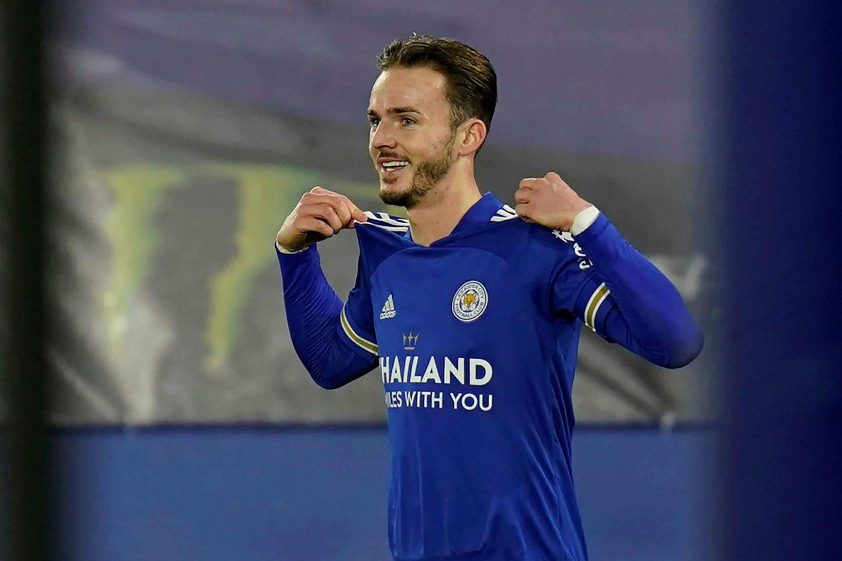 James Maddison fagnar marki sínu í sigri Leicester City gegn …