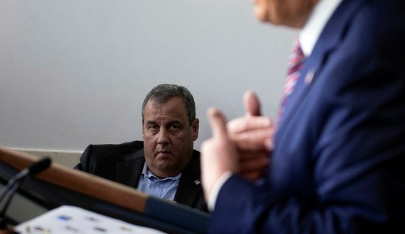 Bandamaður Trumps hvetur til uppgjafar