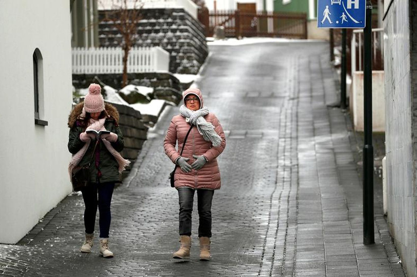 Norðanátt og allt að níu stiga frost