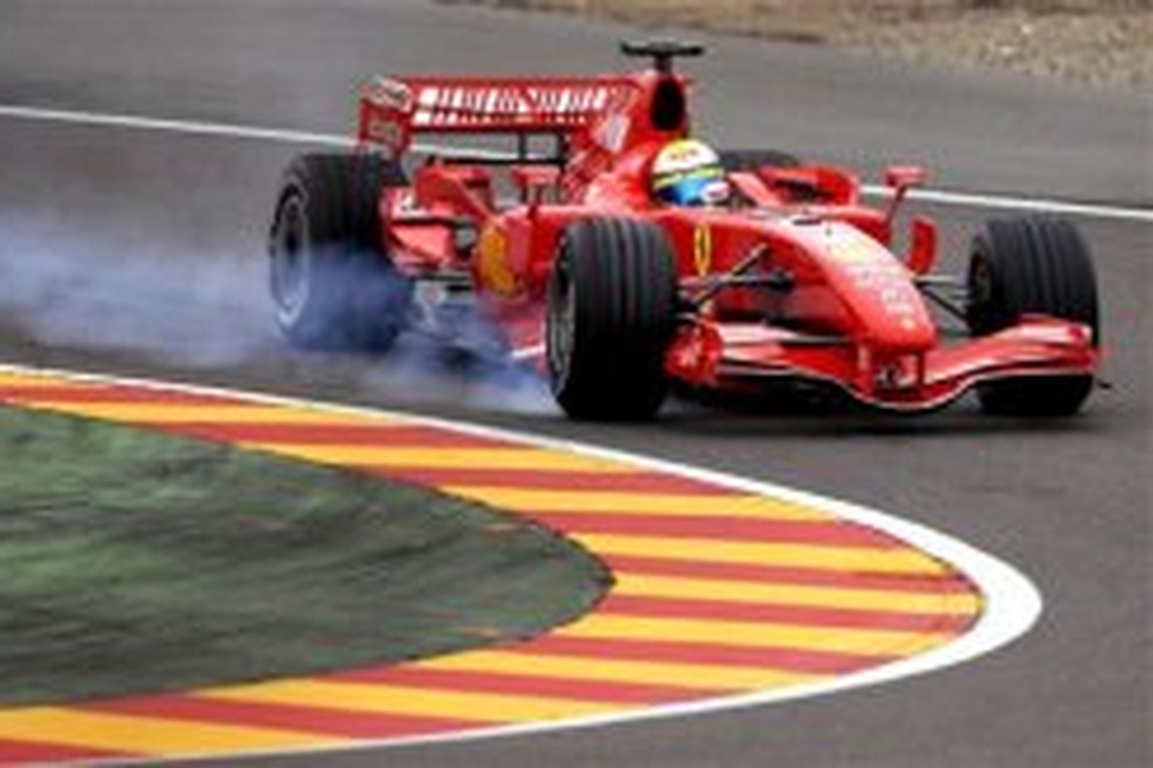 Massa frumekur 2007-bíl Ferrari sem er enginn skriðdreki.